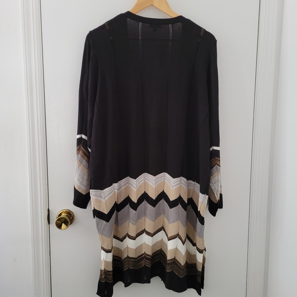 Avenue || (18/20) Black Tan Gray Chevron Open Front Sweater Cardigan - Picture 2 of 7